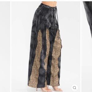 B1. Leopard Print Black Wide-Leg Denim Pants BUTTON CLOSURE POCKETS